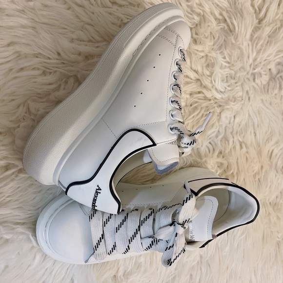 SOLD!! Alexander McQueen sneakers - Picture 7 of 11